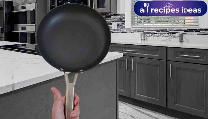 The Cookware Set Calphalon® 2205310