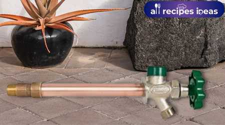 The Freeze-Proof Outdoor Faucet Prier P-164D06 Quarter