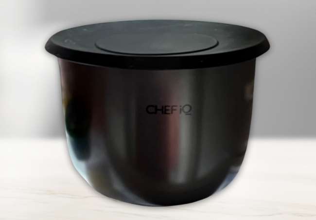 Compact black pressure cooker design