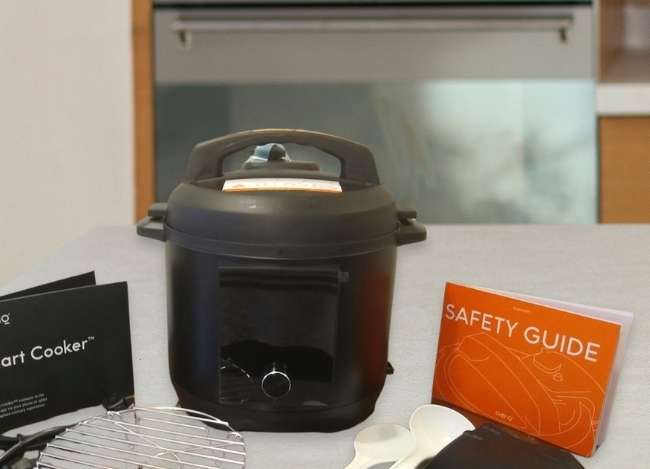 Pressure cooker with full packaging